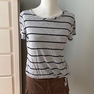 Gray and black short sleeve top with Tie bottom